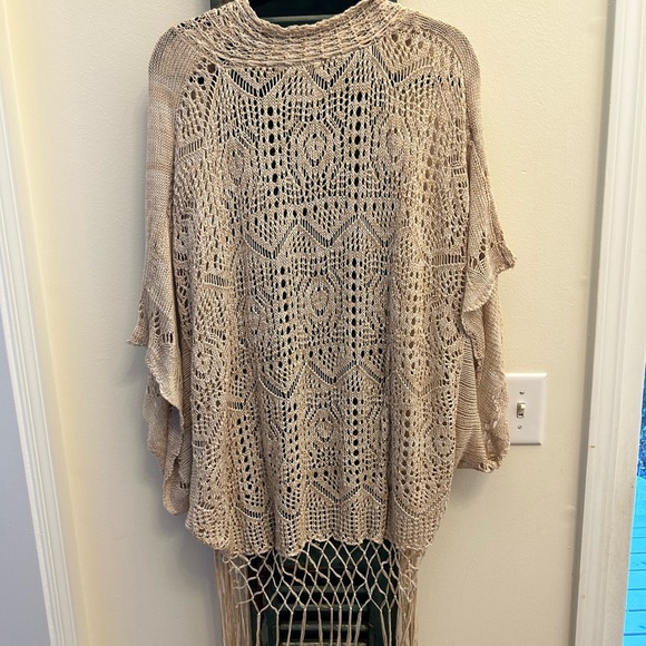Boho crocheted sweater - Picture 2 of 3